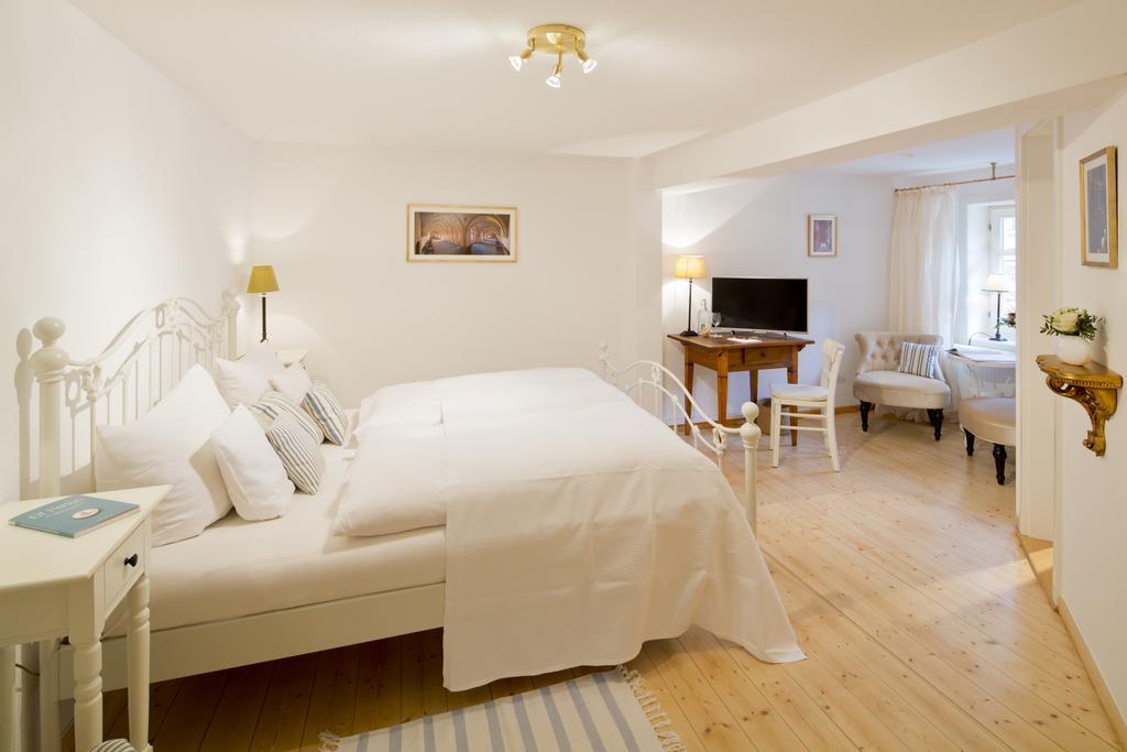 Romantik Hotel Landhaus Baerenmuehle Frankenau Chambre photo