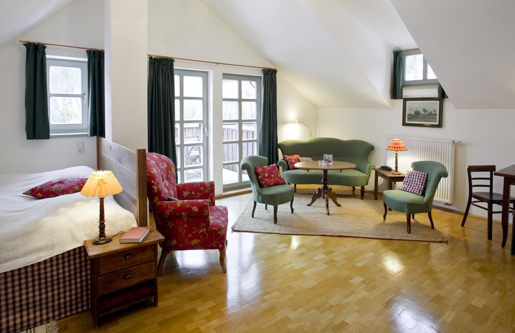Romantik Hotel Landhaus Baerenmuehle Frankenau Chambre photo
